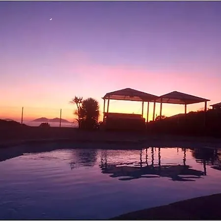 Acquella Hotel *
